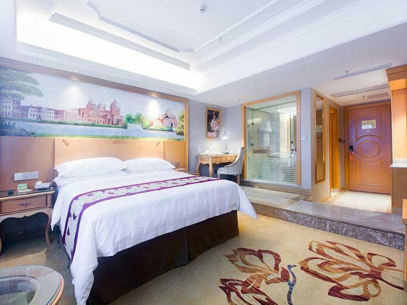 Vienna International Hotel Haikou West Bus Station 외부 사진